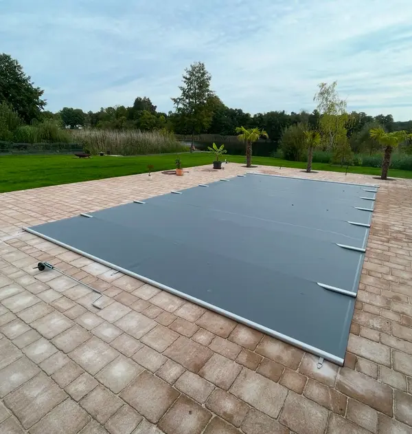 Pool-Abdeckung und Überdachung von Schwimmbadtechnik Dettloff