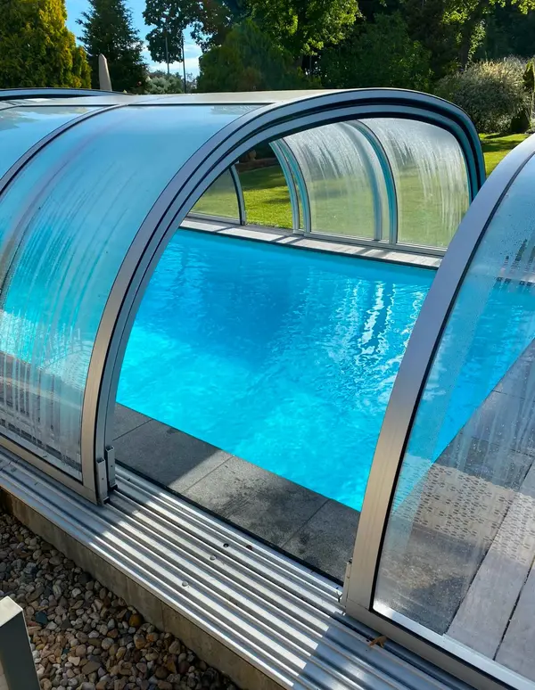 Pool-Abdeckung und Überdachung von Schwimmbadtechnik Dettloff