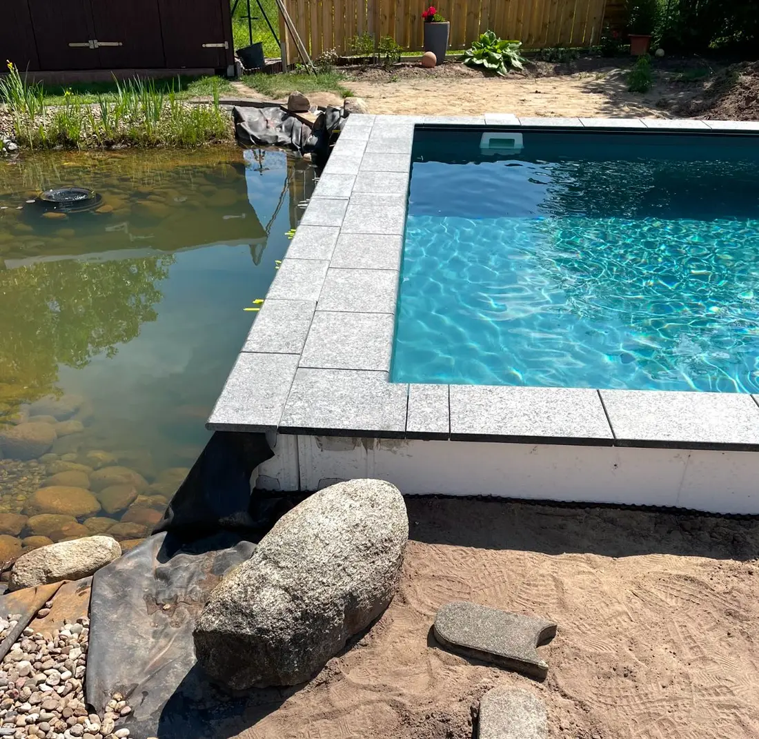 Fertiggestellter Swimmingpool von Schwimmbadtechnik Dettloff